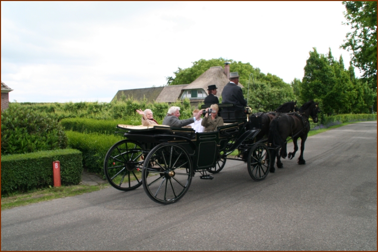 935 Willy & Gerard 117 Met de Koets
